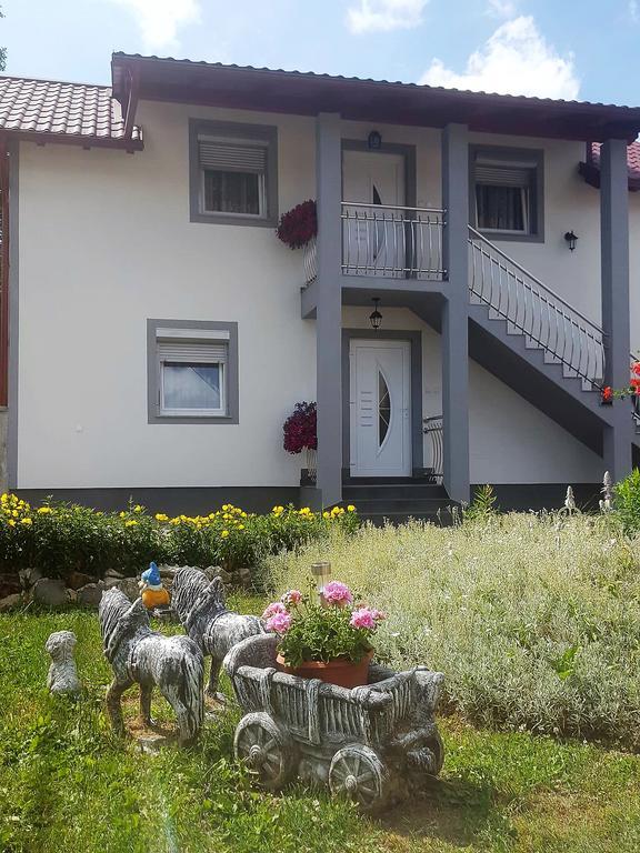 Guesthouse Samolov Vrhovine Eksteriør billede