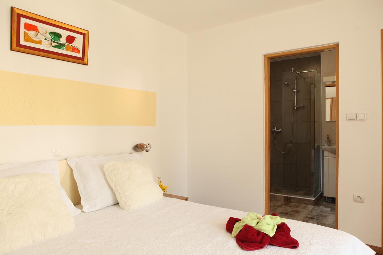 Guesthouse Samolov Vrhovine Eksteriør billede