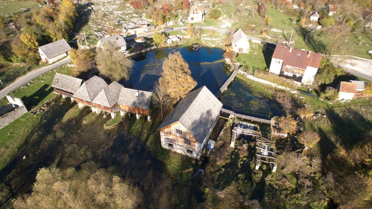 Guesthouse Samolov Vrhovine Eksteriør billede