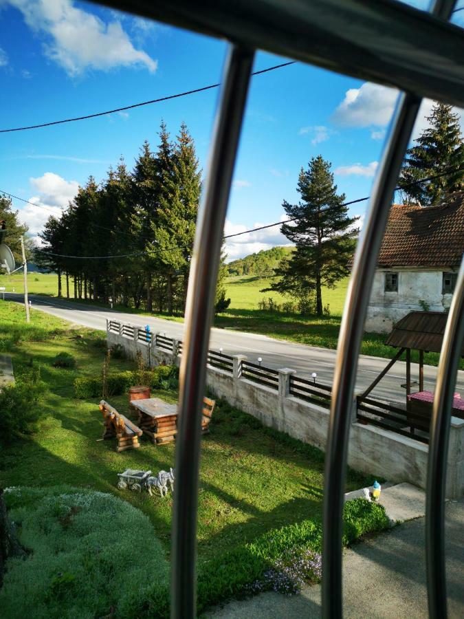 Guesthouse Samolov Vrhovine Eksteriør billede