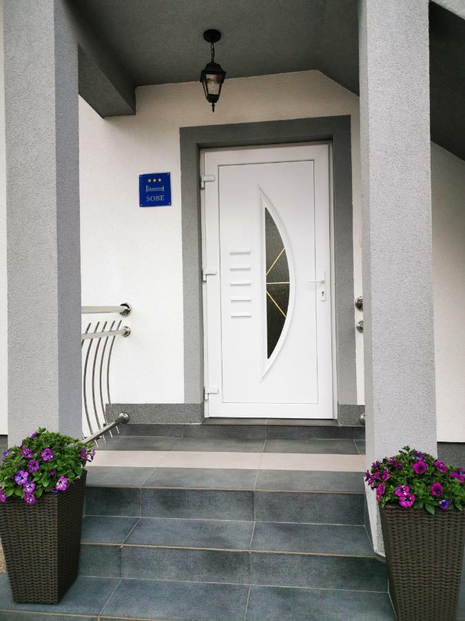 Guesthouse Samolov Vrhovine Eksteriør billede