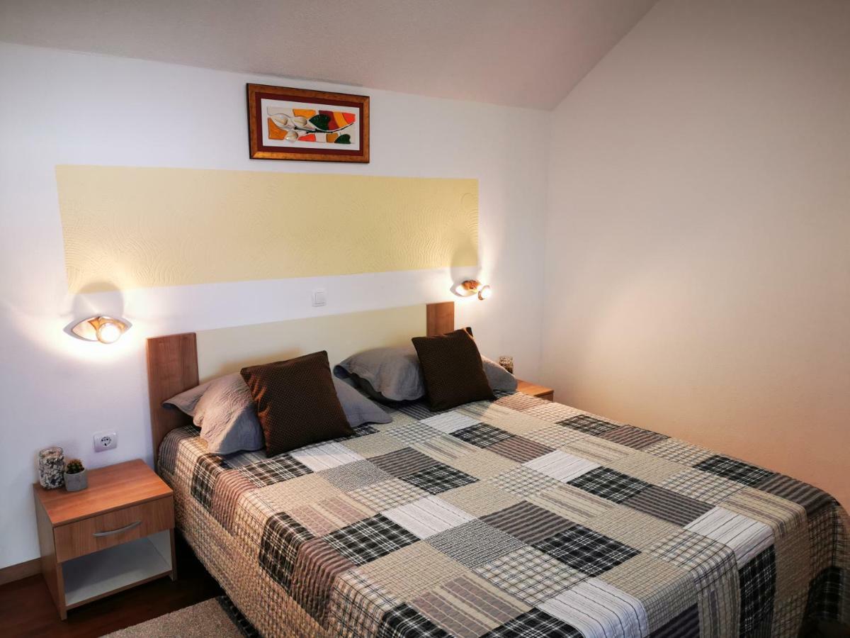 Guesthouse Samolov Vrhovine Eksteriør billede