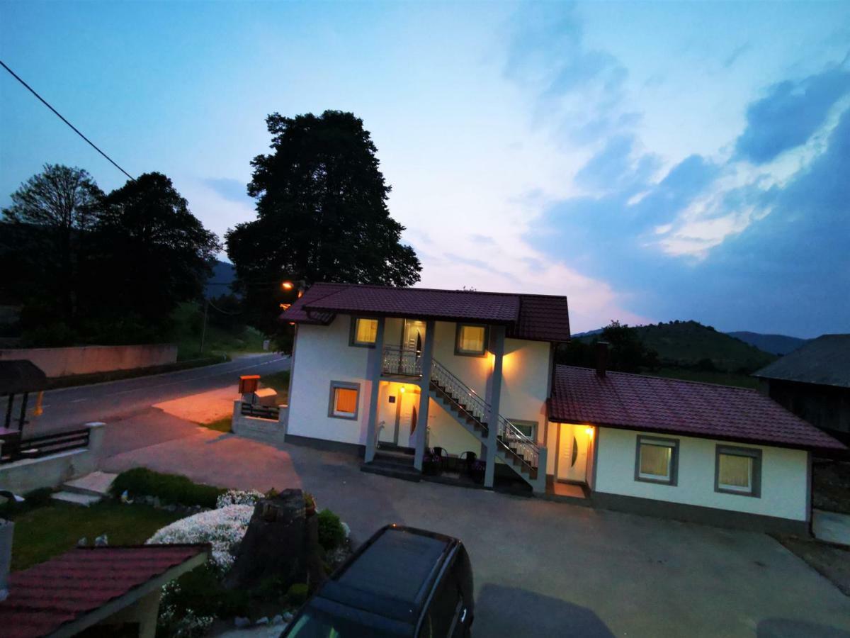 Guesthouse Samolov Vrhovine Eksteriør billede